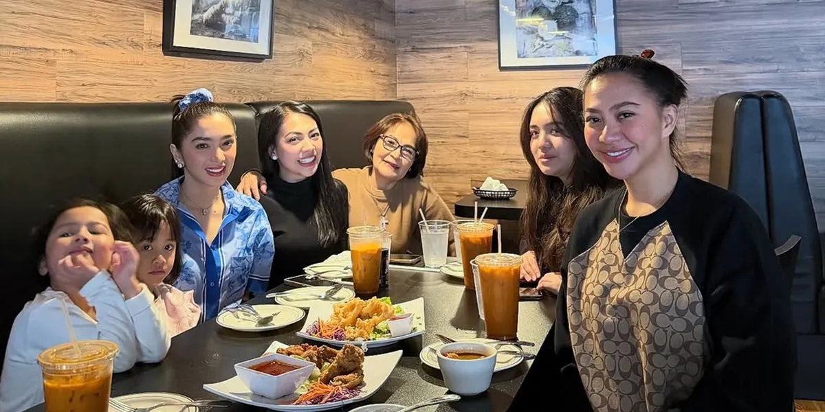 7 Photos of Angel Karamoy with Family, Including Kezia Karamoy