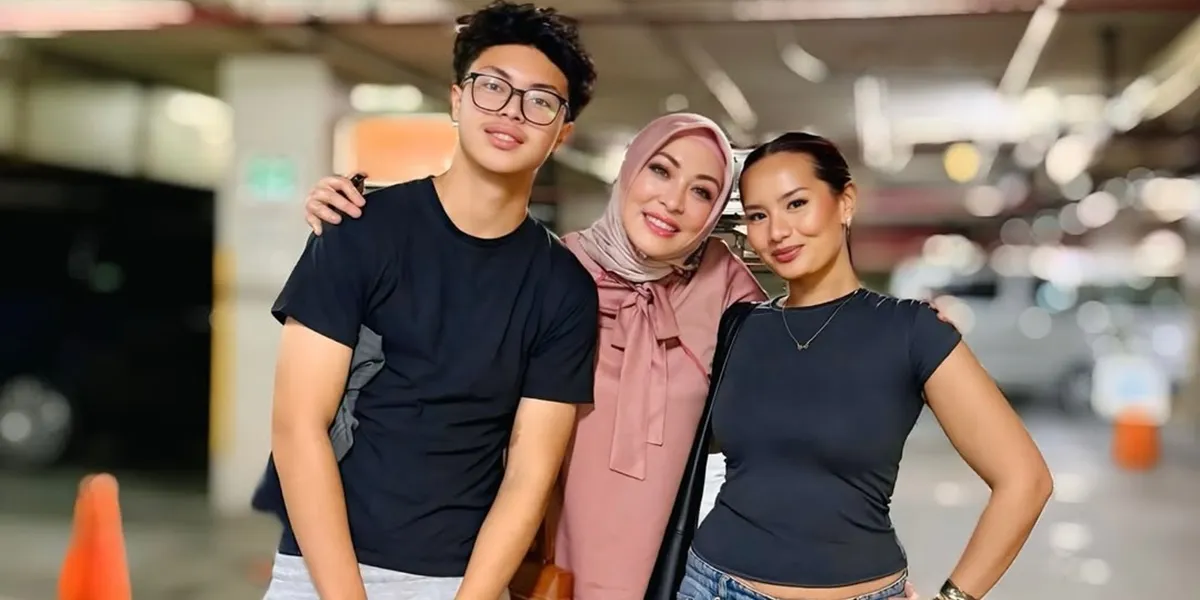 7 Photos of Angelina Sondakh Gathering with Keanu and Zahwa Massaid, Less Complete Without Aaliyah Massaid
