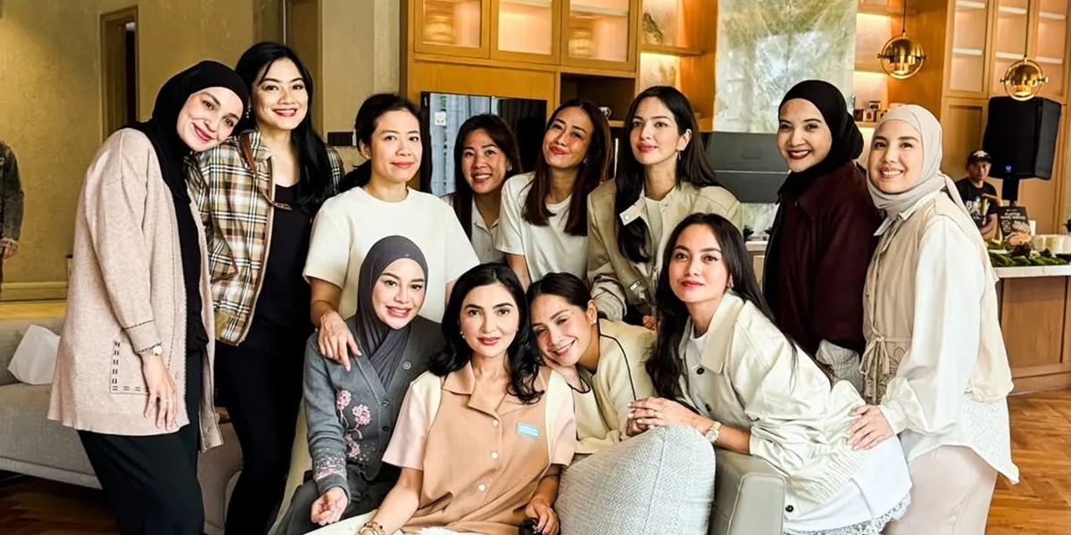7 Photos of the Cendol Gang Gathering, Celebrating the Birthdays of Wulan Guritno and Nia Ramadhani