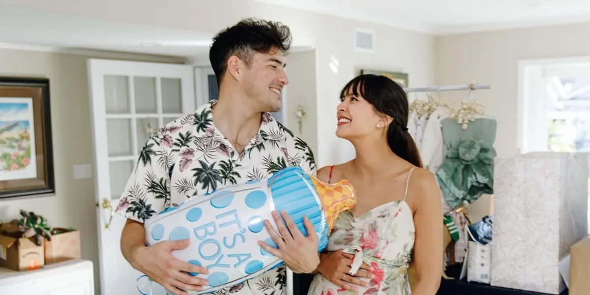 7 Photos of Aurelie Moeremans' Baby Bump That Are Becoming More Visible, Approaching Delivery Time