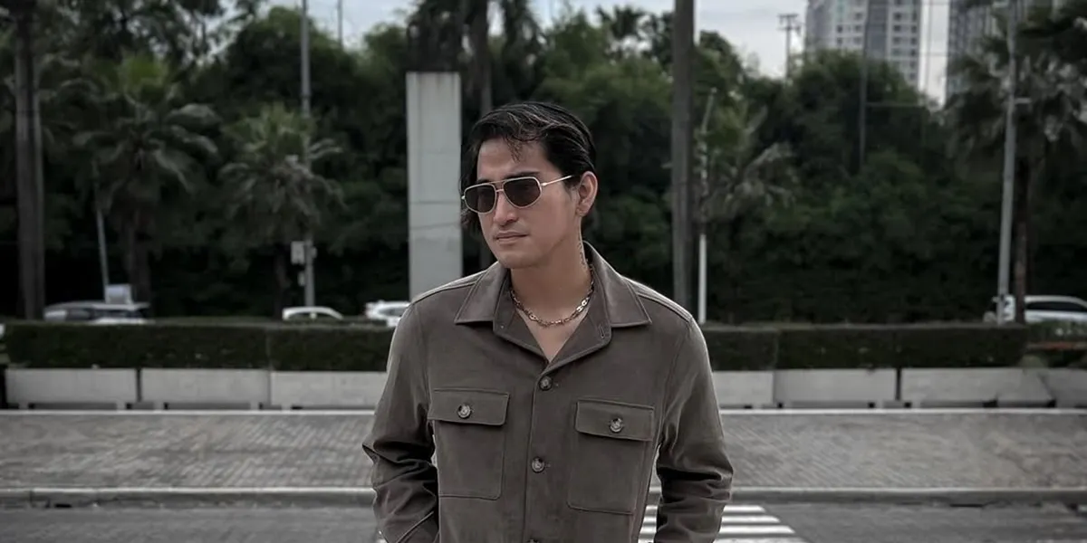 7 Portraits of Bio One Learning Ballet for the First Time, Claims It's More Manly than Hyrox