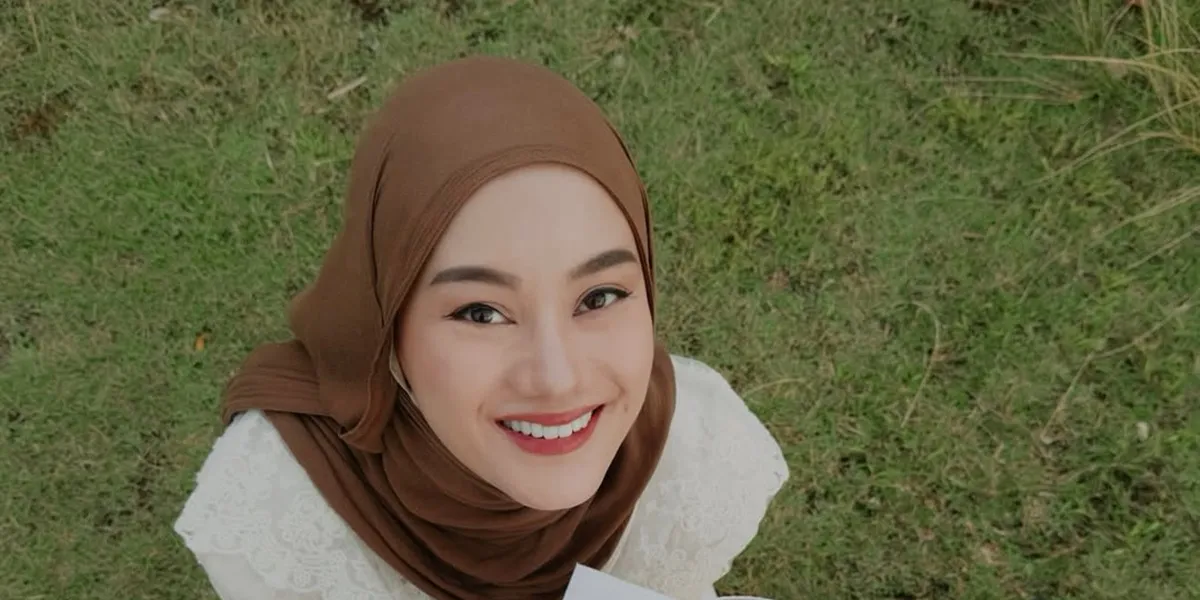 7 Photos of Dinda Hauw Celebrating Her 29th Birthday, Touching Confession Full of Prayers for Herself