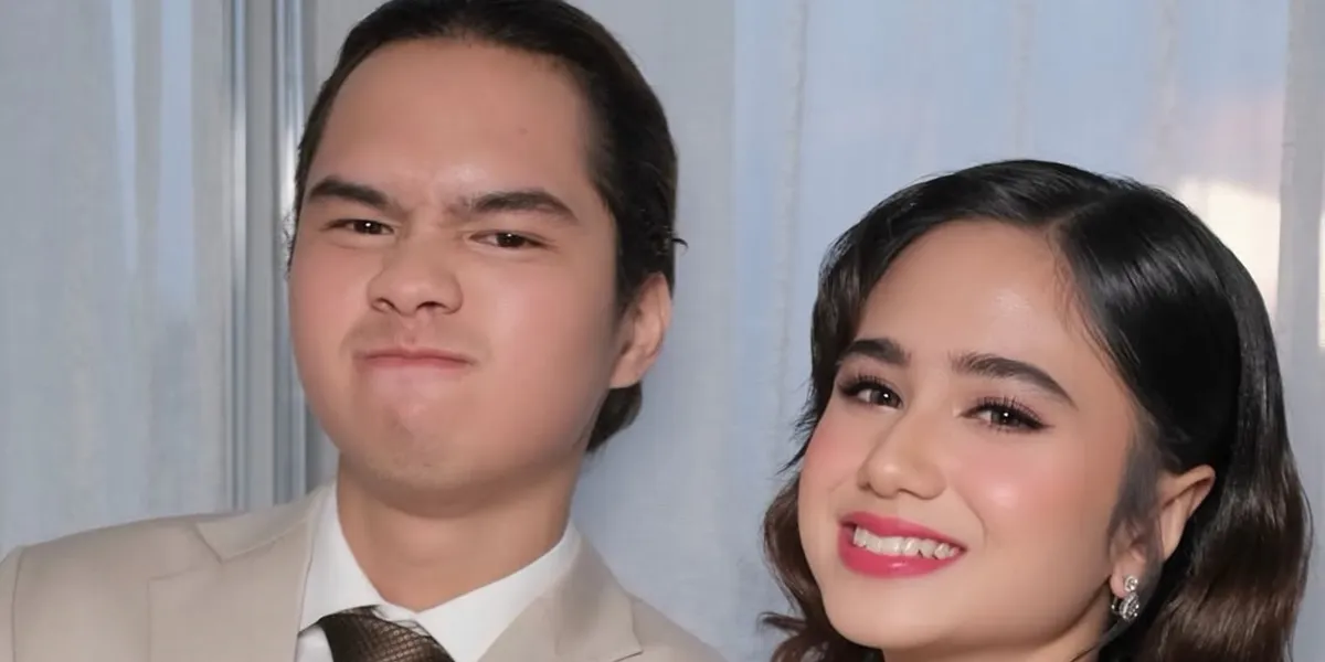 7 Portraits of Dul Jaelani and Tissa Biani at El Rumi's Wedding Reception, The Next Bride and Groom?