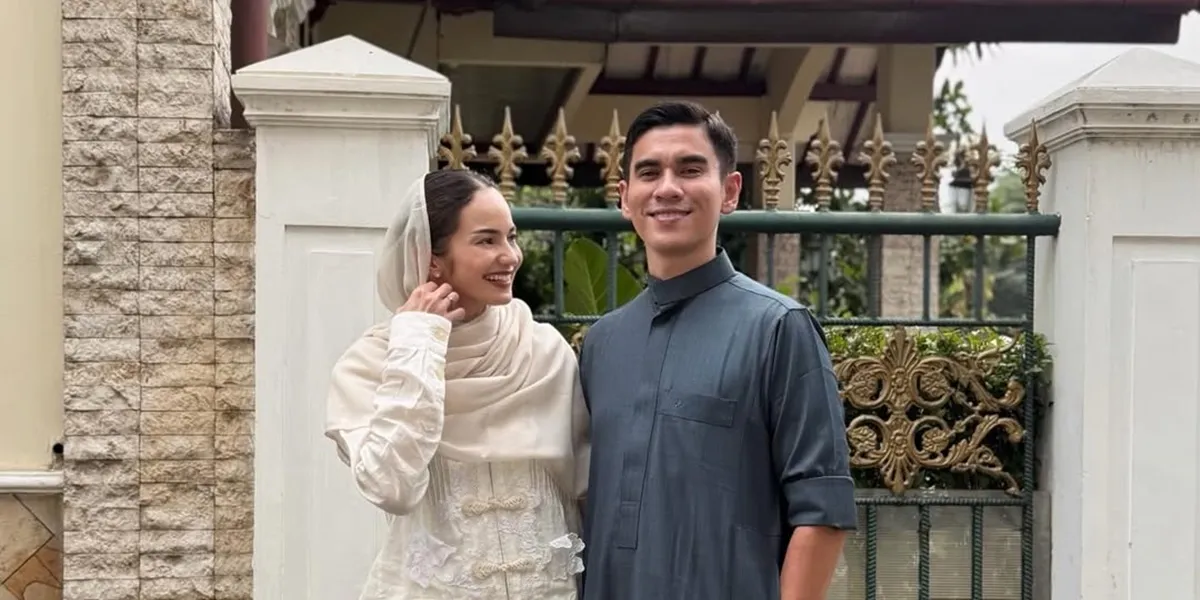7 Photos of Enzy Storia Celebrating Wedding Anniversary, Sharing Various Moments from Her Wedding
