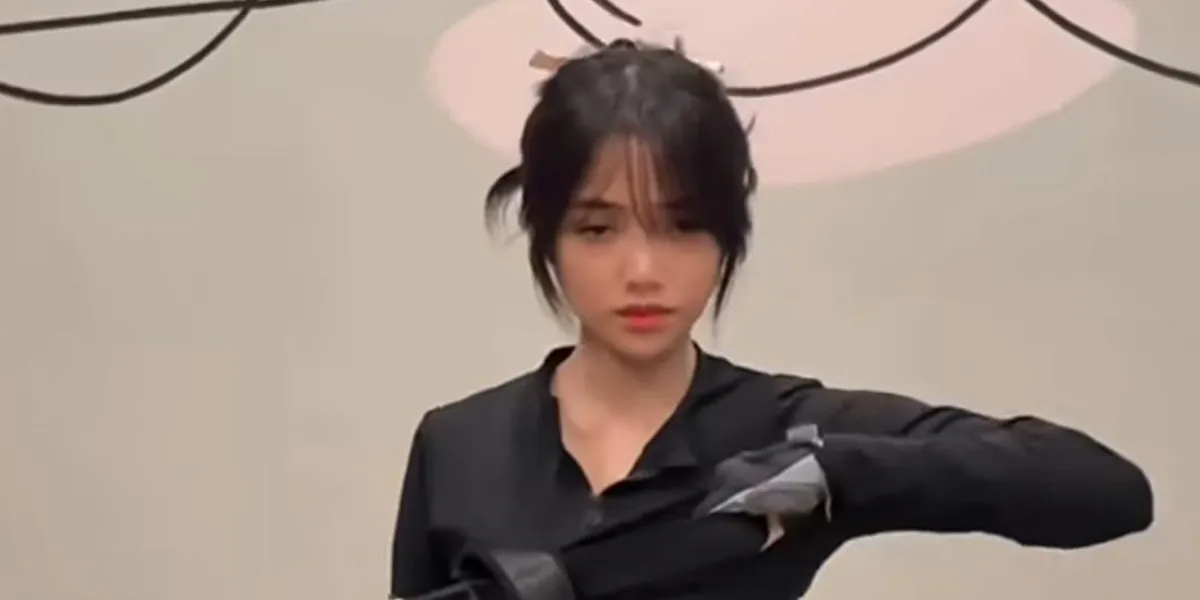 7 Photos of Fuji Doing Pilates, Her Actions Are Effortless - Amazingly Impressive