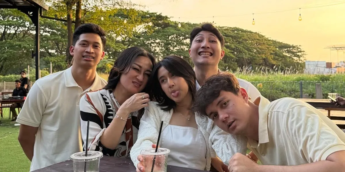 7 Photos of Keisya Levronka Outing with Family, Nyoman Paul Also Joined - Getting Close