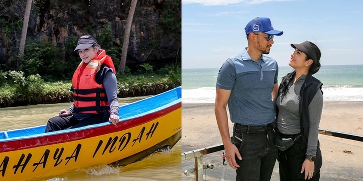 7 Portraits of Annisa Pohan and Agus Yudhoyono's Vacation to Pacitan, Cycling to Sitting in Front of a Shop