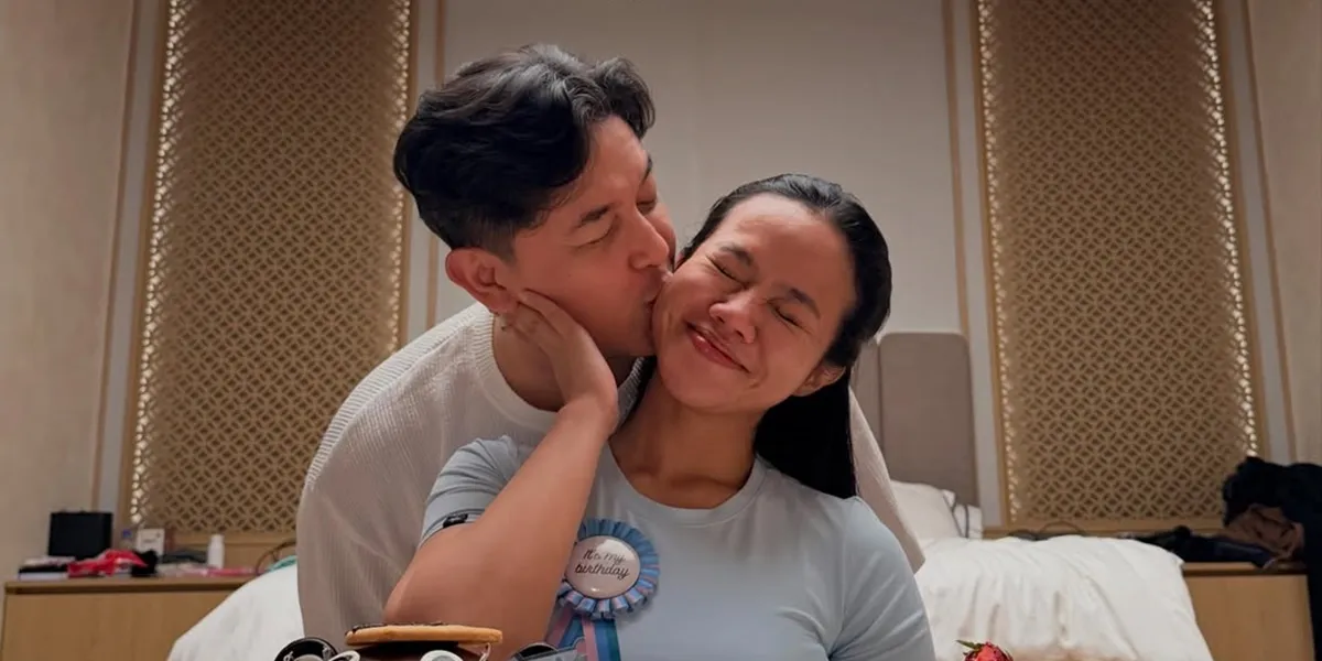 7 Captured Moments of Yura Yunita's Surprise Birthday, Full of Emotion - Until Tears Were Shed