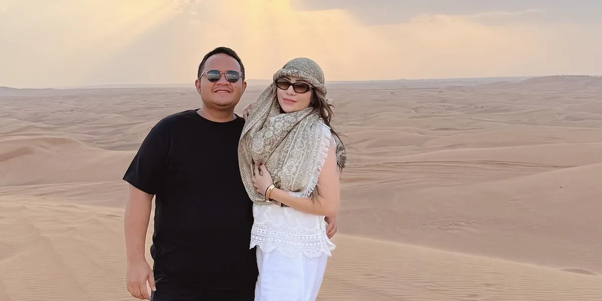 7 Photos of Momo Geisha's Vacation in the Desert with Her Husband and Children, Full of Warmth