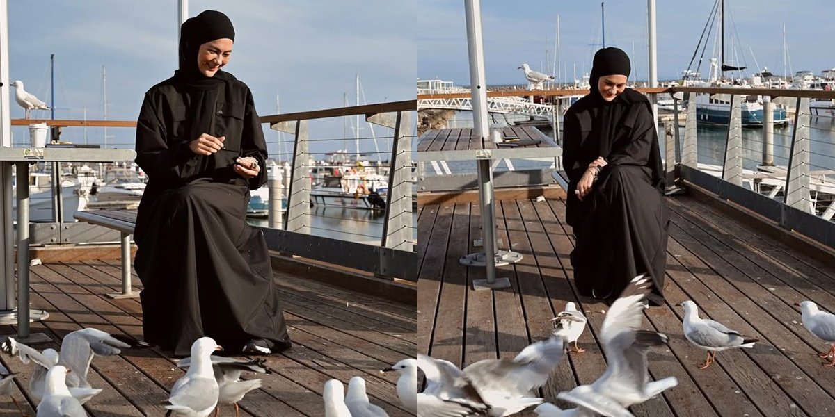 7 Photos of Paula Verhoeven Feeding Birds Alone in Australia, Mentioning the Names Kiano and Kenzo