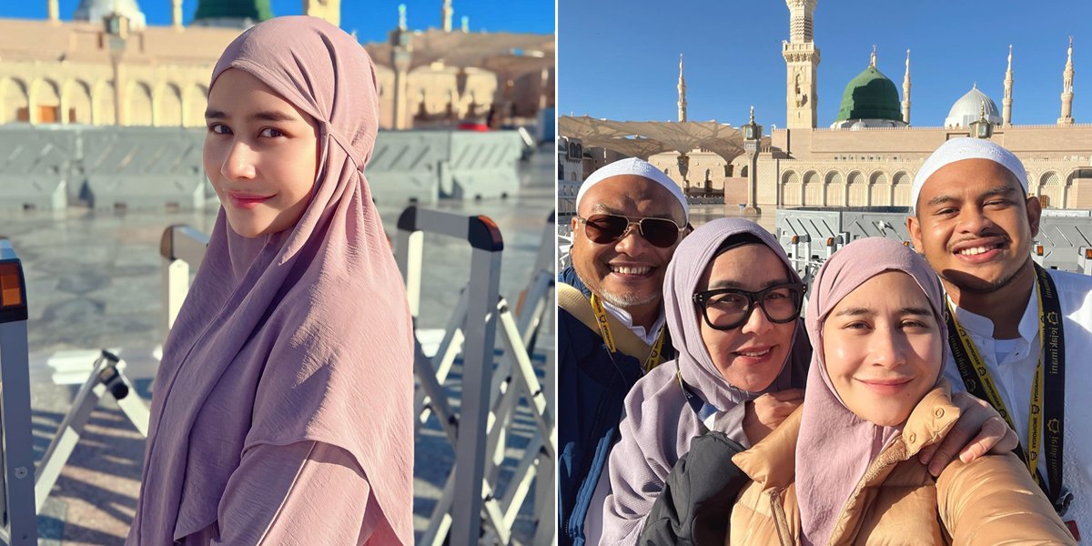 7 Portraits of Prilly Latuconsina Looking Beautiful in Hijab During Umrah with Family