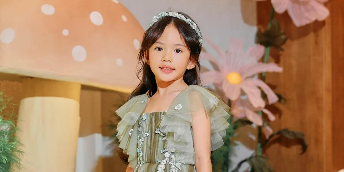 7 Photos of Shandy Aulia's Daughter During School Trip, Not Hesitant to Go Down to the Rice Field 