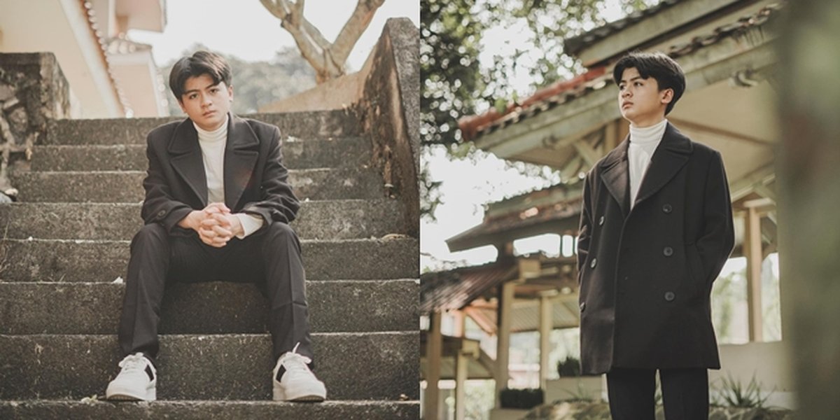 7 Portraits of Rassya Hidayah, Star of the TV Series 'DARI JENDELA SMP', Wearing a Black Jacket and Styling Like a Korean Oppa
