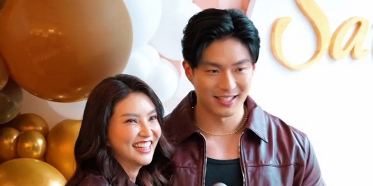 7 Photos of Sarwendah Watching the Westlife Concert with Gio Antonio, Appearing Affectionate and Harmonious