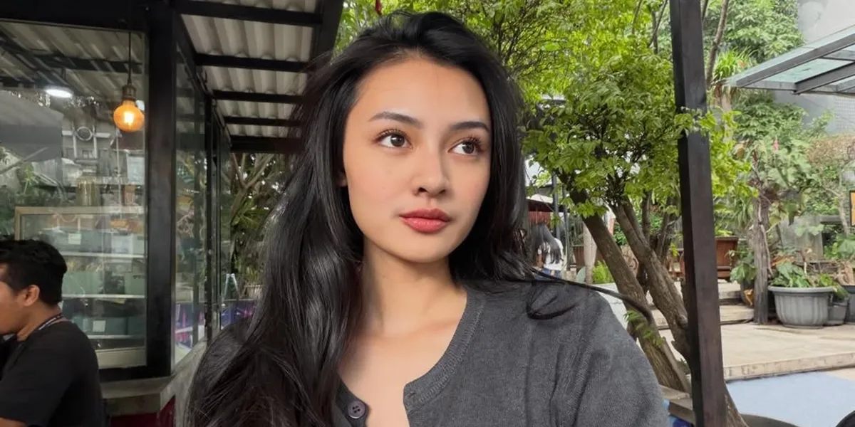 7 Potret Selfie Montserrat Gizelle, Cantiknya Effortless - Rambutnya Indah Banget