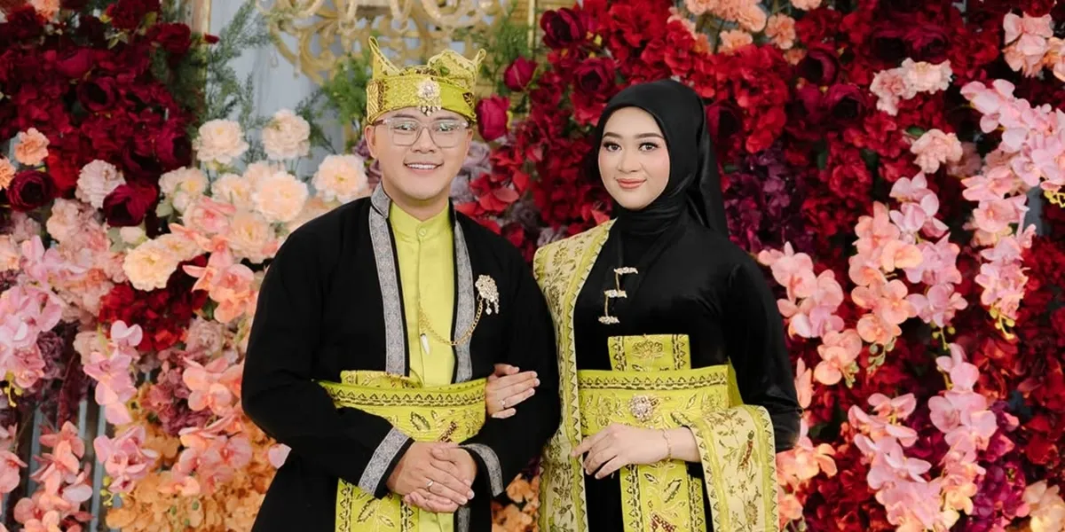 7 Portraits of Tedak Siten for Princess Danang Pradana Held Luxuriously, Take the Stethoscope