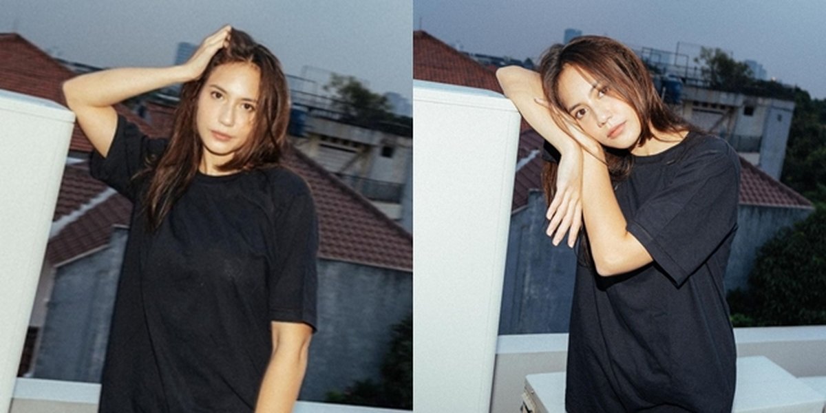 7 Latest Portraits of Pevita Pearce that Look Like She Hasn't Showered, Her Charm Still Shines Even though the Photo is Close to a Tower and an Outdoor AC