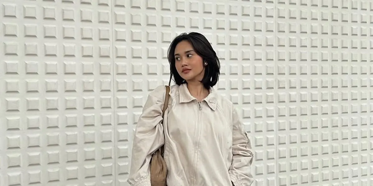 7 Portraits of Permesta Dhyaz, Farida Nurhan's Child, in Bali, Upgraded and Available for Rent