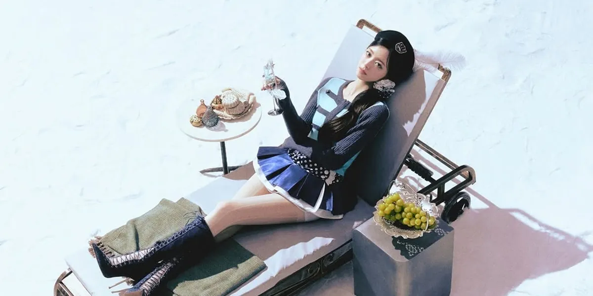 7 Photos of Yuna ITZY Carrying a Glamorous Y2K Concept in Her Solo Debut Teaser