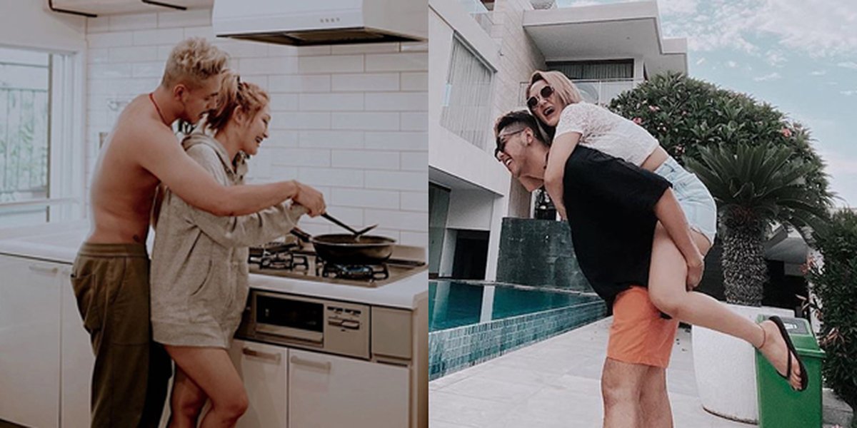 8 Intimate Moments of Siti Badriah with Krisjiana, Cooking Together - Carrying on the Back