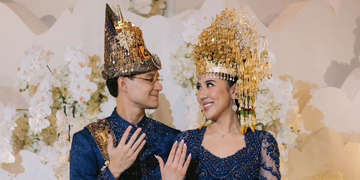 8 Elegant Wedding Ceremony Portraits of Teuku Rassya and Cleantha Islan Upholding Acehnese Tradition