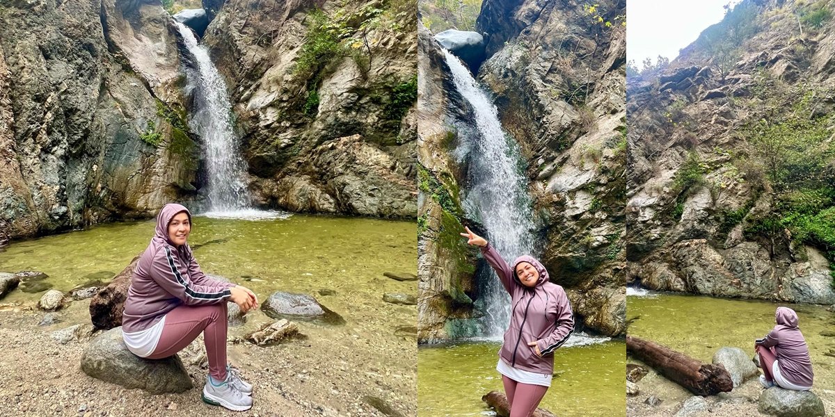 8 Photos of Astrid Kuya Hiking to a Waterfall in Los Angeles, Replacing Hijab with Hoodie - Getting Along with the Future Daughter-in-Law
