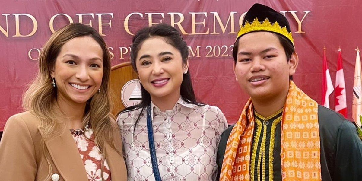 8 Photos of Dewi Perssik Attending the Send-Off Moment of Her Adopted Child Studying Abroad, Giving a Speech in Front of Students and Teachers