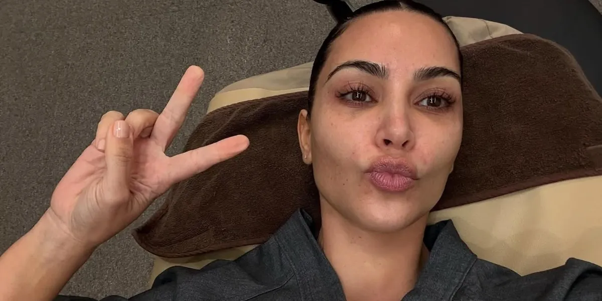 8 Photos of Kim Kardashian's Vacation and Face Treatment in South Korea