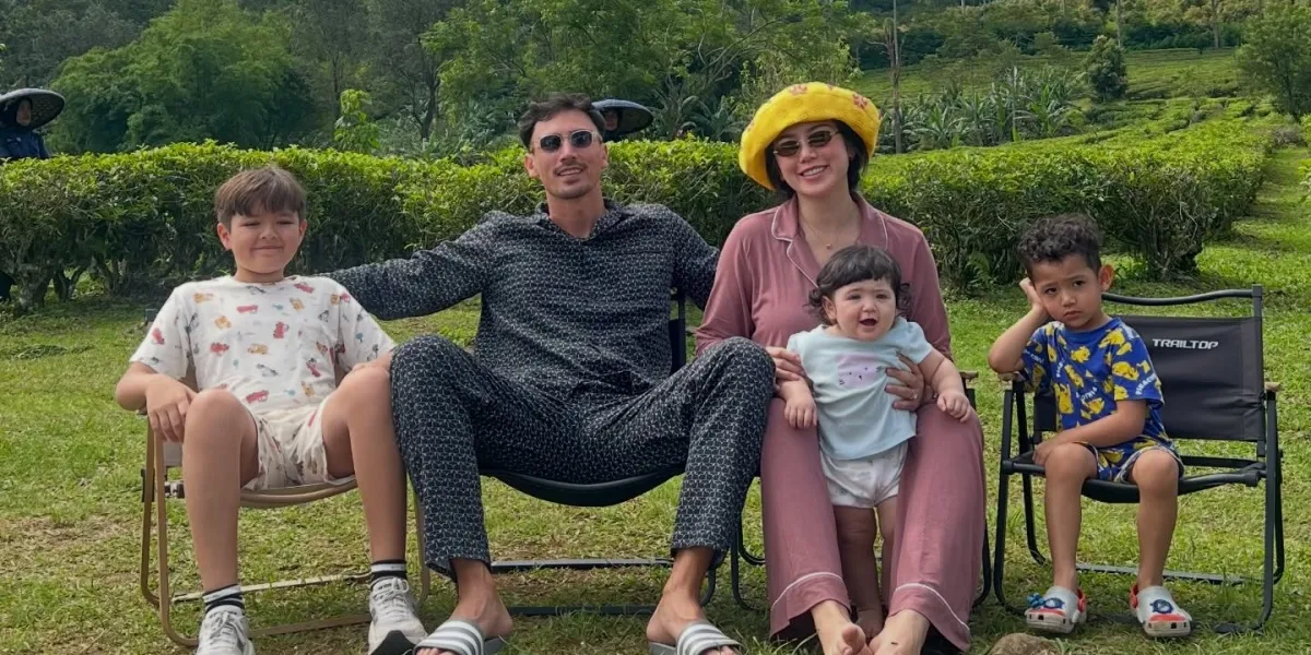 8 Photos of Jessica Iskandar's Holiday to Puncak with Extended Family, Fine Dining in the Mountains