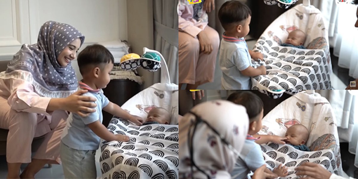8 Adorable Photos of Kiano Meeting Baby Ukkasya for the First Time, Patting His Head and Touching His Face