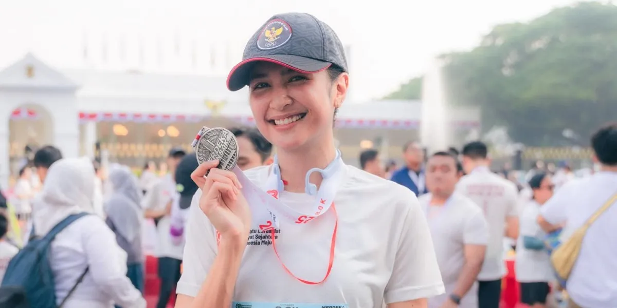 8 Photos of Mikha Tambayong Running 8 Km, Happy to Finish Under One Hour