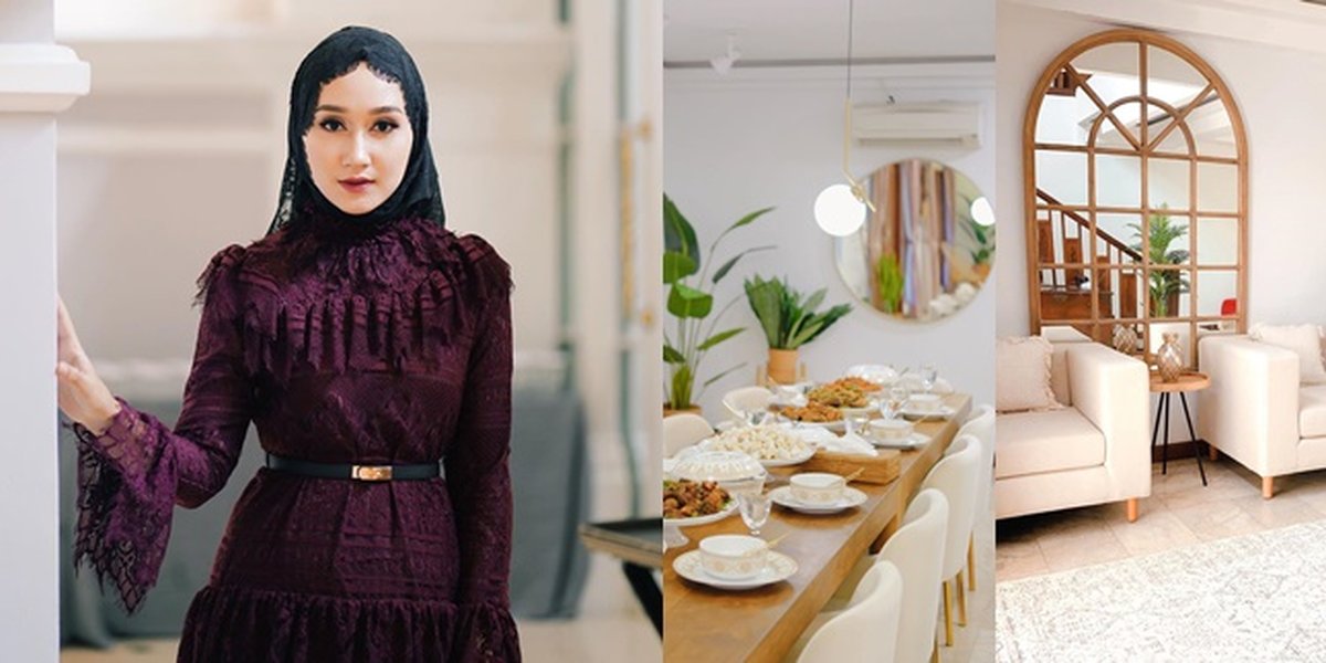 8 Portraits of Dian Pelangi's Luxurious House, Spacious and Comfortable - Dominated by Earth Tone Colors