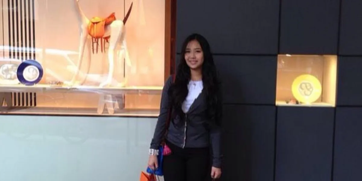 8 Photos of Sisca Kohl Joining the 2016 Photo Trend, Radiating Old Money Aura Since Long Ago