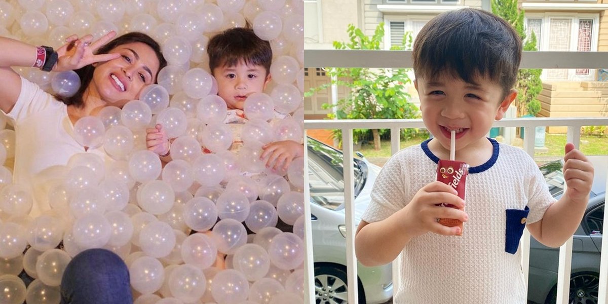 8 Latest Photos of Abizard, the Son of Pedangdut Selvi Kitty, who is Getting Handsome, Cute and Adorable Like a Foreigner - Previously Suffered from Kawasaki Disease