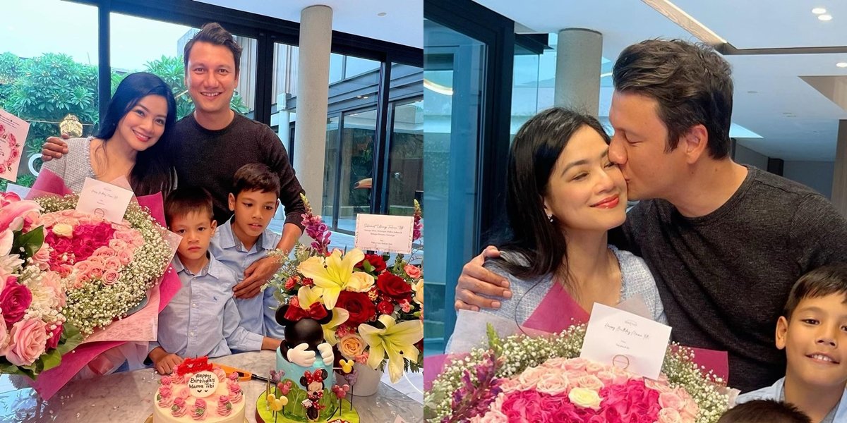 8 Pictures of Titi Kamal's Birthday Celebrated at Home with Family, Receives Flowers and Romantic Kisses from Husband - Happy to be Accompanied by Mom until Now