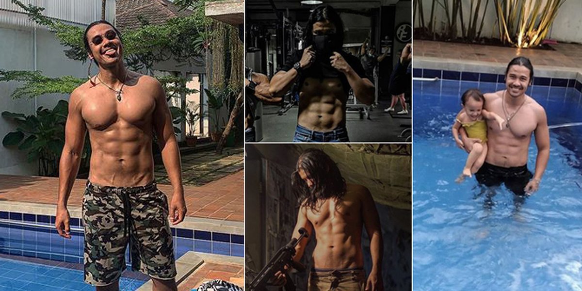 9 Photos of Chicco Jerikho Shirtless Showing His Muscular Body and Six-Pack Abs