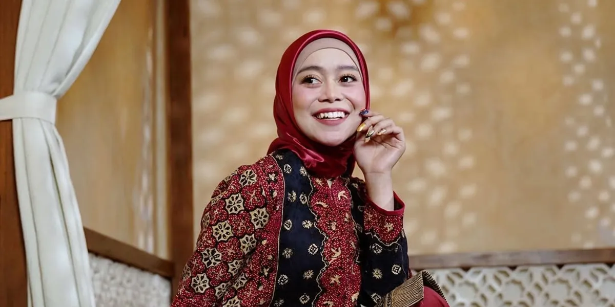 9 Beautiful Portraits of Lesti Kejora in Batik, Showcasing the Elegance of Cultural Heritage