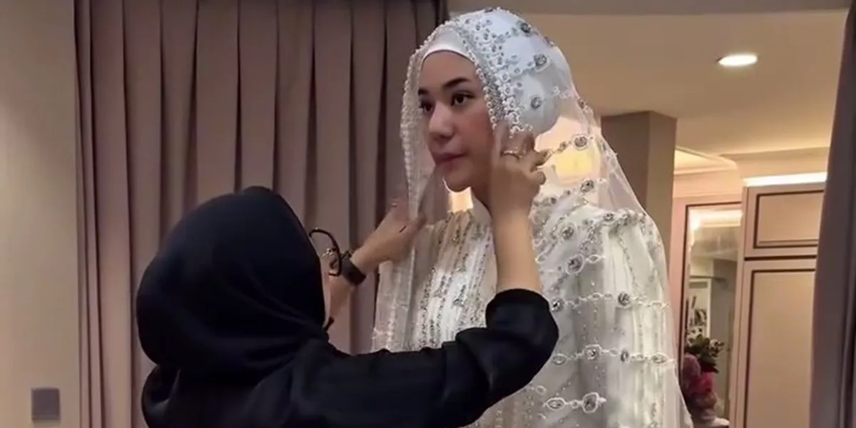 9 Detail Shots of Clara Shinta's Wedding Dress by Ivan Gunawan, Its Design is Luxurious and Very Beautiful
