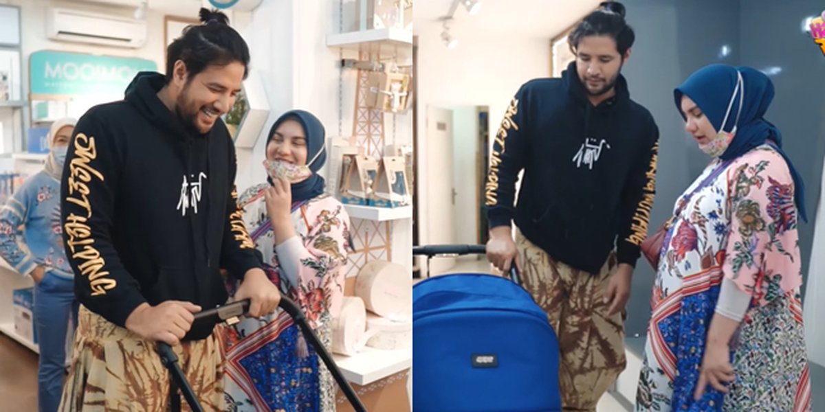 9 Portraits of Irish Bella and Ammar Zoni Shopping for Baby Supplies, Surprised to Know the Price of Strollers Up to Rp20 Million