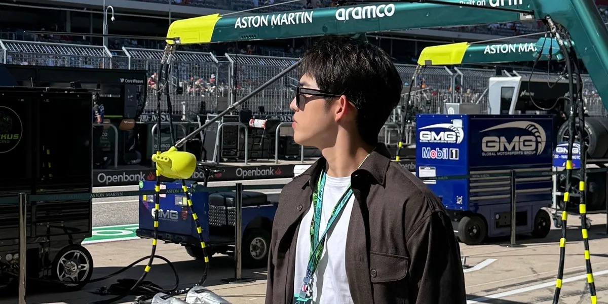 9 Photos of S.Coups from SEVENTEEN at the 2025 US F1 Grand Prix in Austin with BOSS, Trying Out Hot Lap