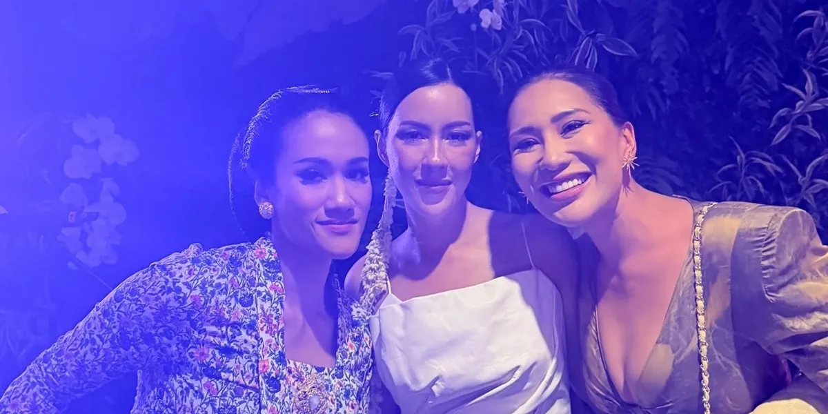 The Action of Patricia Schuldtz, Tommy Soeharto's Daughter-in-law, DJing at the Wedding Reception