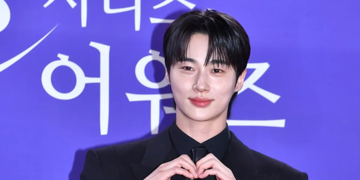 Korean Actors at the Red Carpet Blue Dragon Awards 2026, Featuring Byeon Woo Seok - Hyun Bin