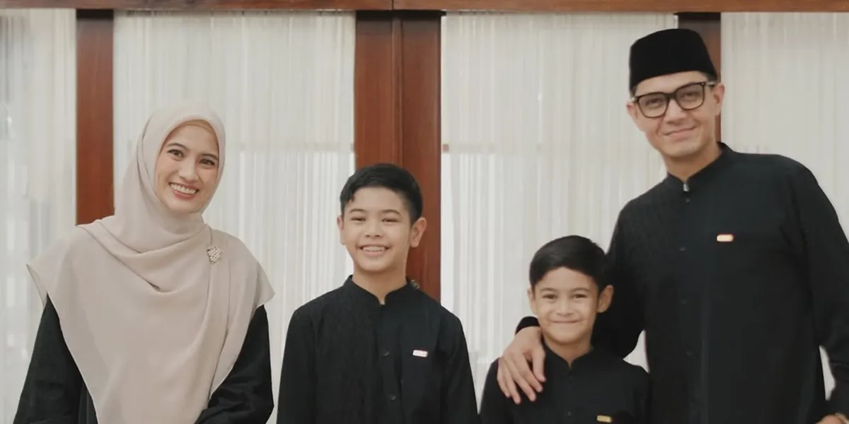 Children Fasting Ramadan Full, Dude Harlino and Alyssa Soebandono Give Special Gift