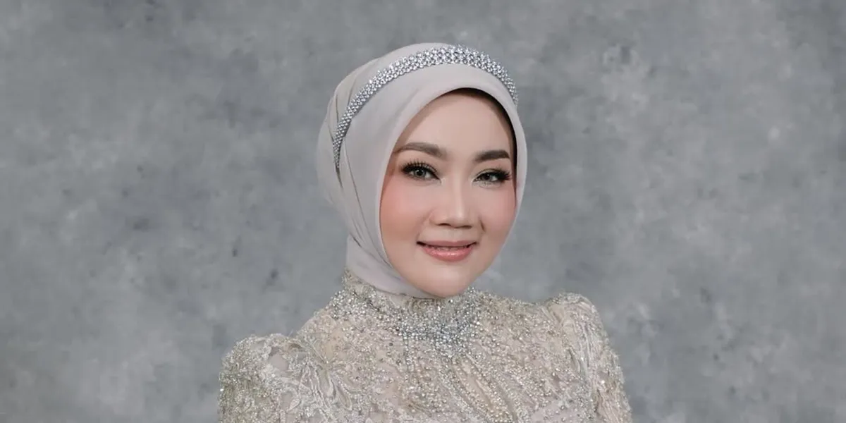 Atalia Praratya Fashion Show Wears Wedding Dress, Her Beauty Like a Princess