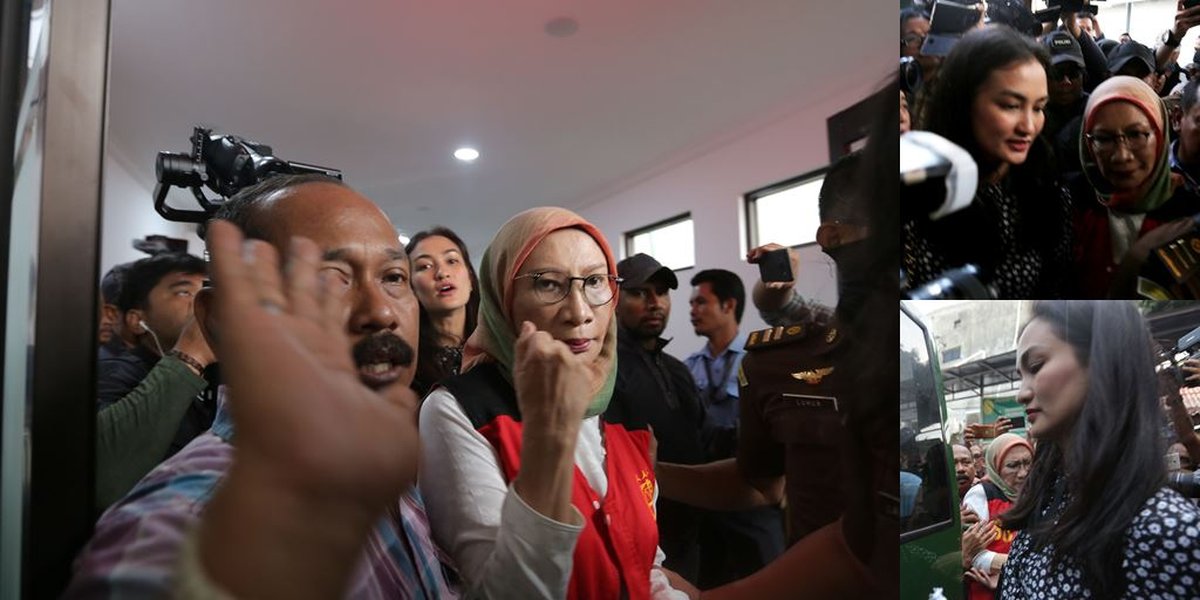 Atiqah Hasiholan Attends the First Hearing of Ratna Sarumpaet's Hoax Case