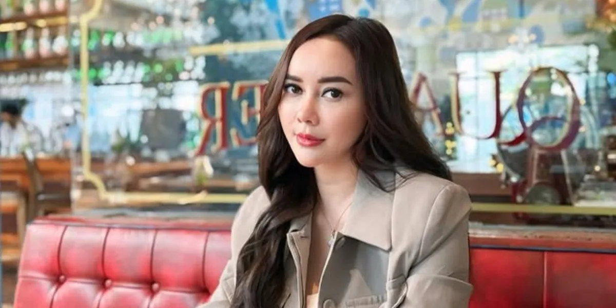 Aura Kasih Struggles Alone to Support Her Child as the Breadwinner, Eryck Amaral Disappears