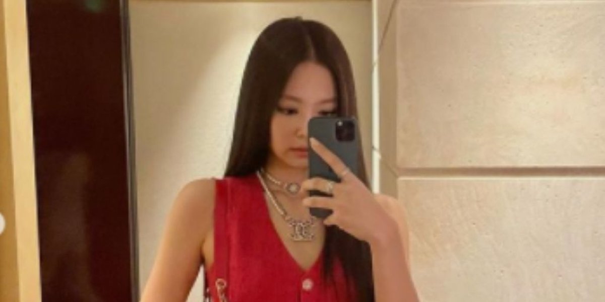 Sexy Aura Shines! Beautiful Portraits of Jennie BLACKPINK Wearing All-Red Outfits