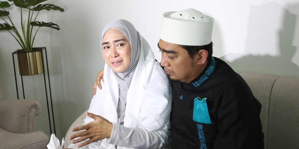 Father-in-law Ustaz Solmed Passed Away After Hugging All His Children, April Jasmine's Unstoppable Tears