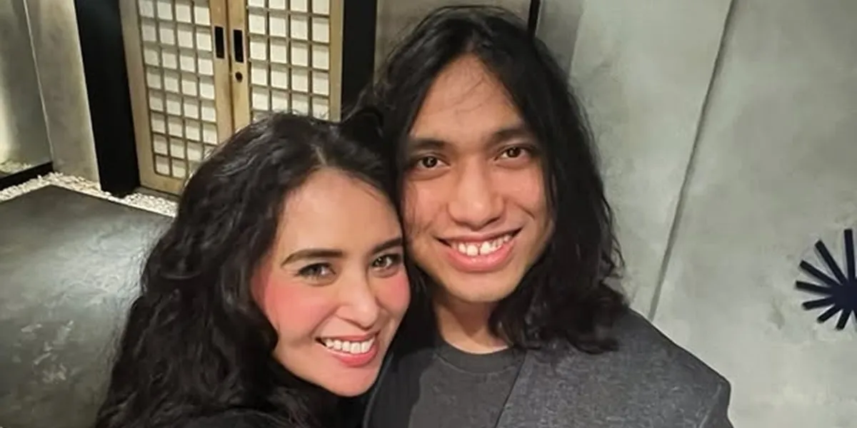 Ayushita Sebut Pernikahannya Lewat "Jalur Indie"