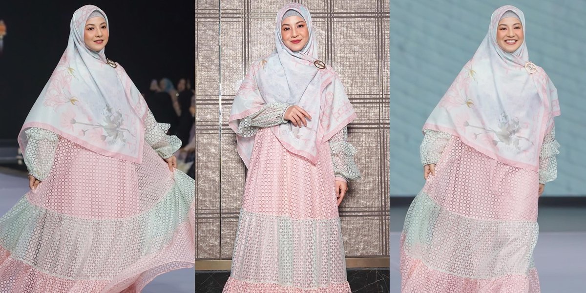 Floods of Praise, 8 Photos of Natasha Rizky Participating in a Fashion Show - Beautiful and Enchanting in Modest Clothing